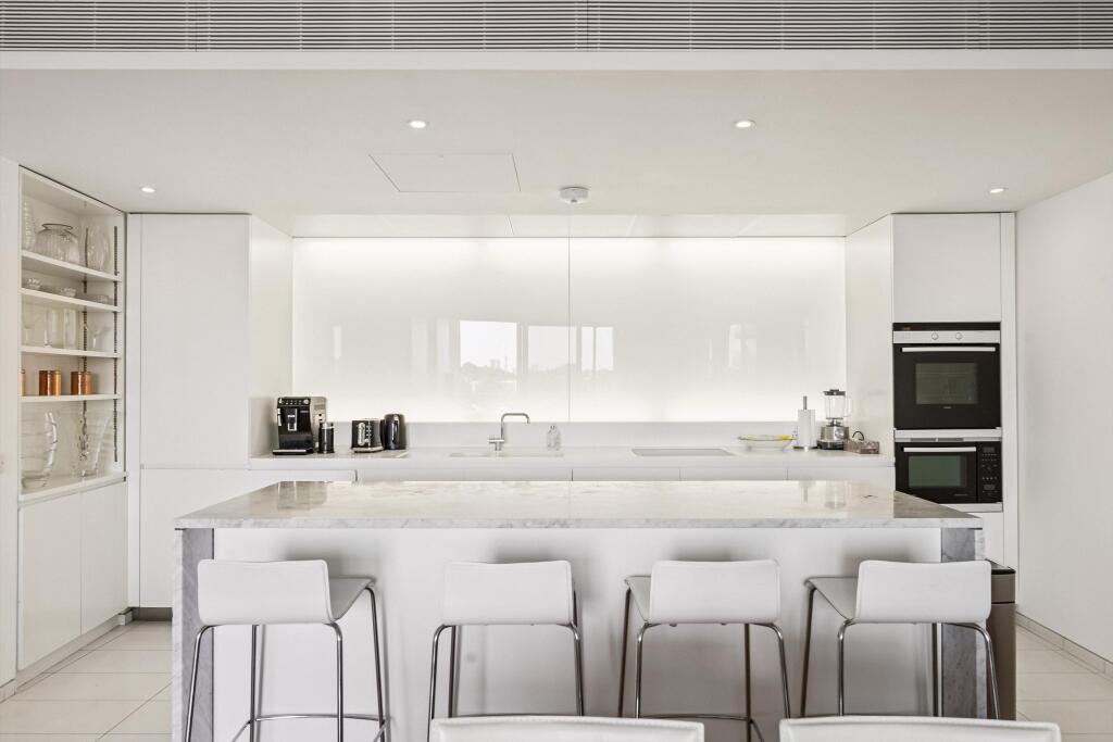 Apartment in London - More