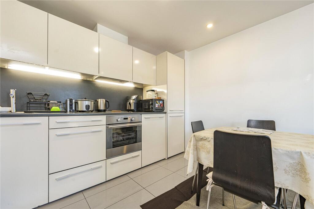 Apartment in Twickenham - View 4