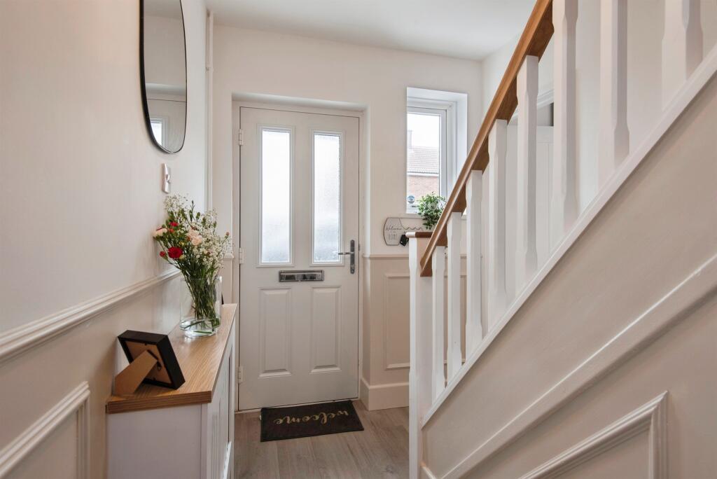 Tedder Avenue, Henlow photo 2