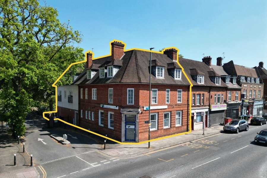 Main image of property: 111 Queens Road, 111 Queens Road, Weybridge