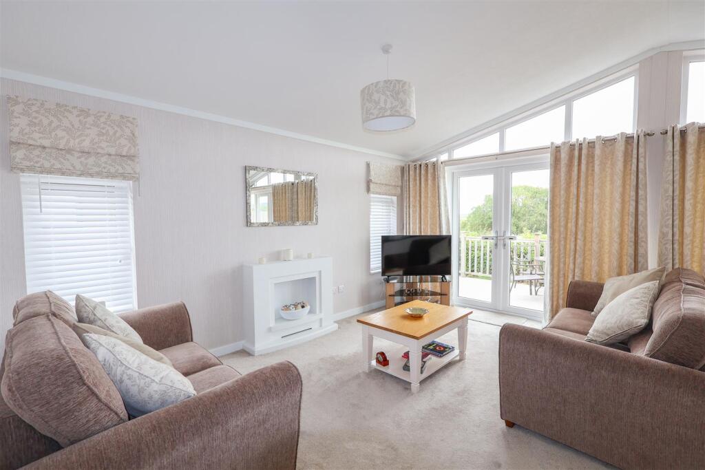 Hollin Park lodges, Sutton Road, Thirsk photo 3