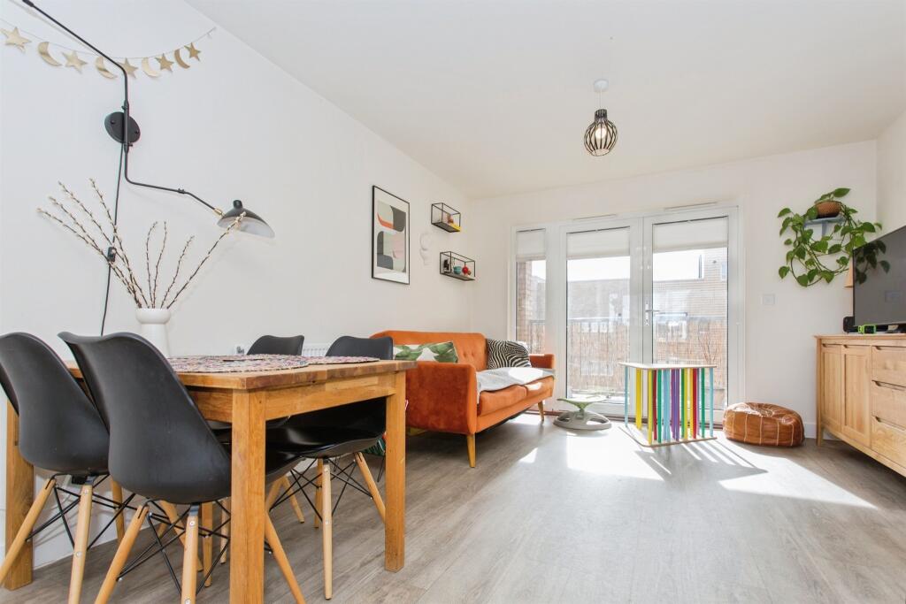Apartment in Cambridge - View 5