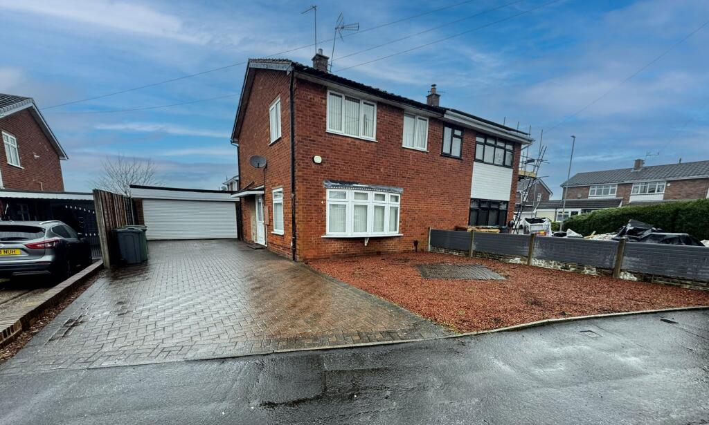Main image of property: Redpine Crest, Willenhall