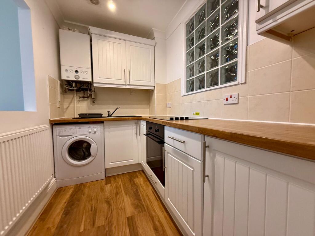 Flat 1A, 1 Seaview Terrace, Dinas Oleu Road, Barmouth, LL42 1BA photo 4
