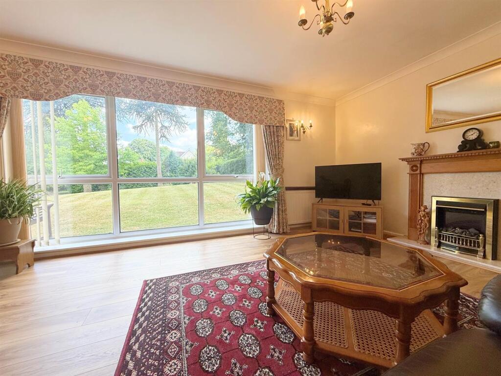 Apartment in Birmingham, Sutton Coldfield - View 4