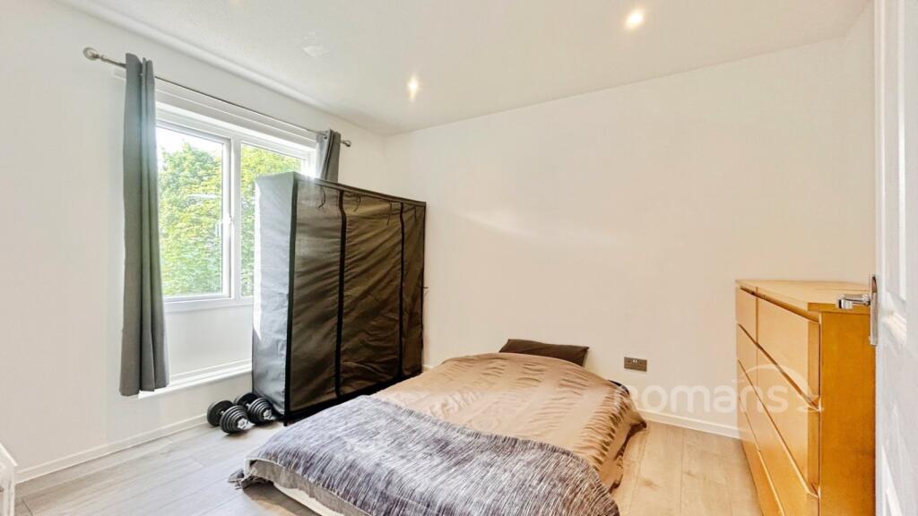 Apartment in Basingstoke and Deane, Brighton Hill - View 4