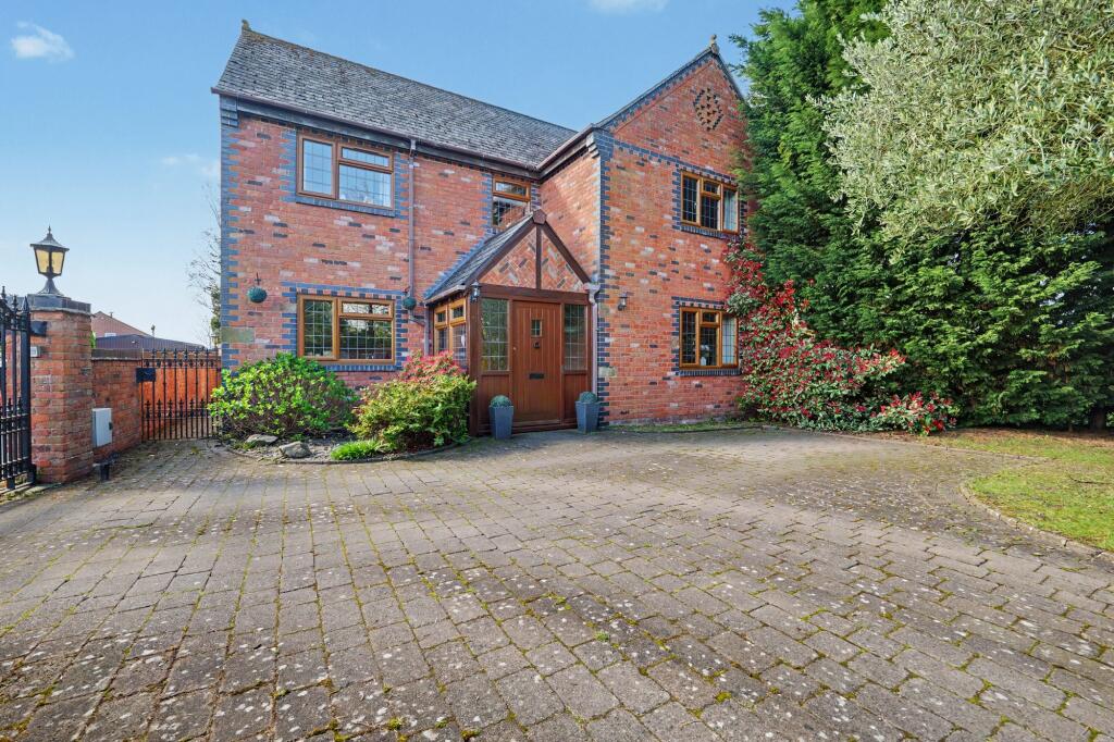 4-bed detached on Upper Eastern Green Lane, Coventry, CV5, £725,000