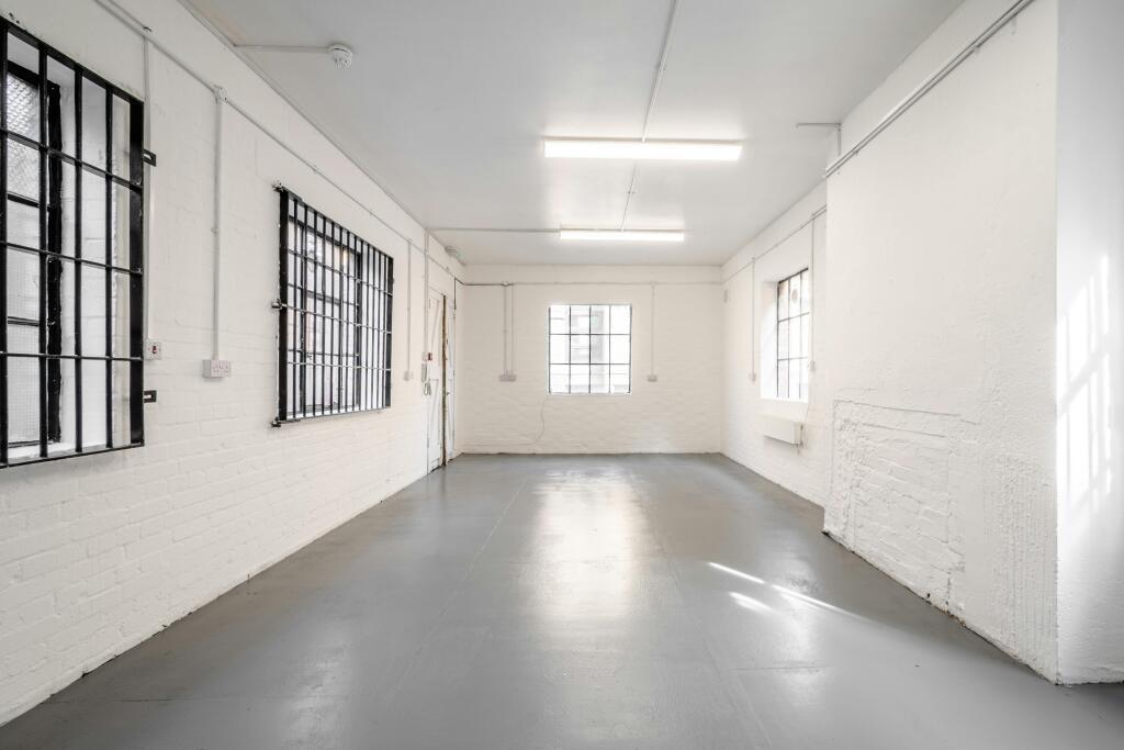 Brick Lane 160G NEW - Low Res 3.jpg