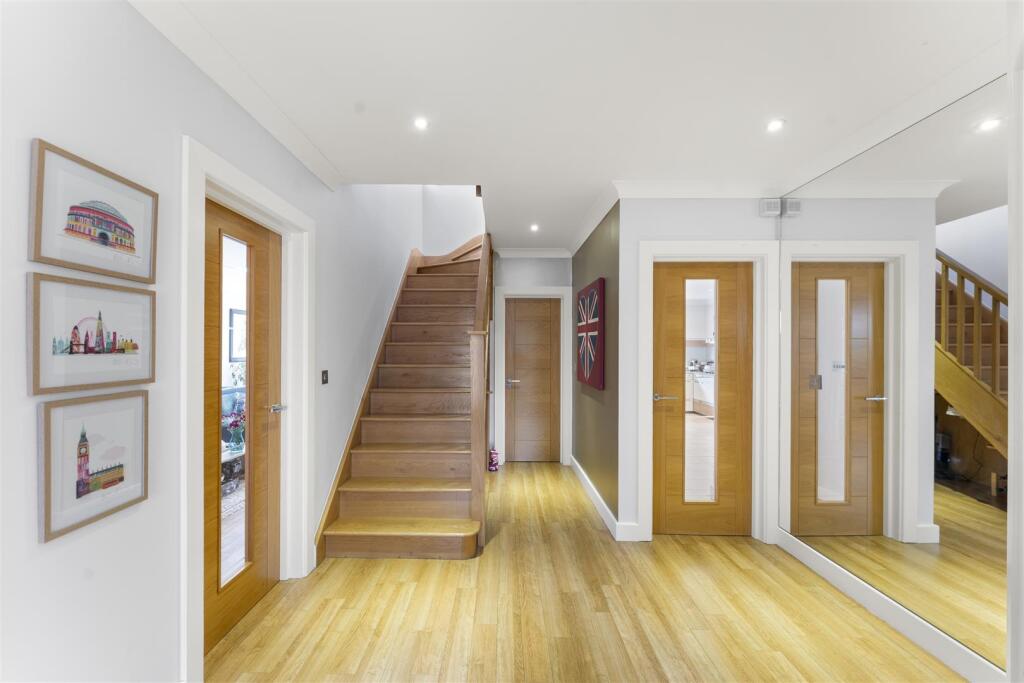 House in Elmbridge, Hinchley Wood - View 3