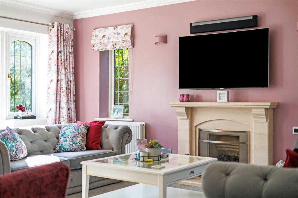 House in Hart, Eversley - View 3
