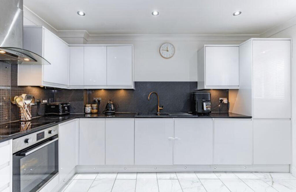 Additional image 6 of Fullerton Close, Markyate, St Albans