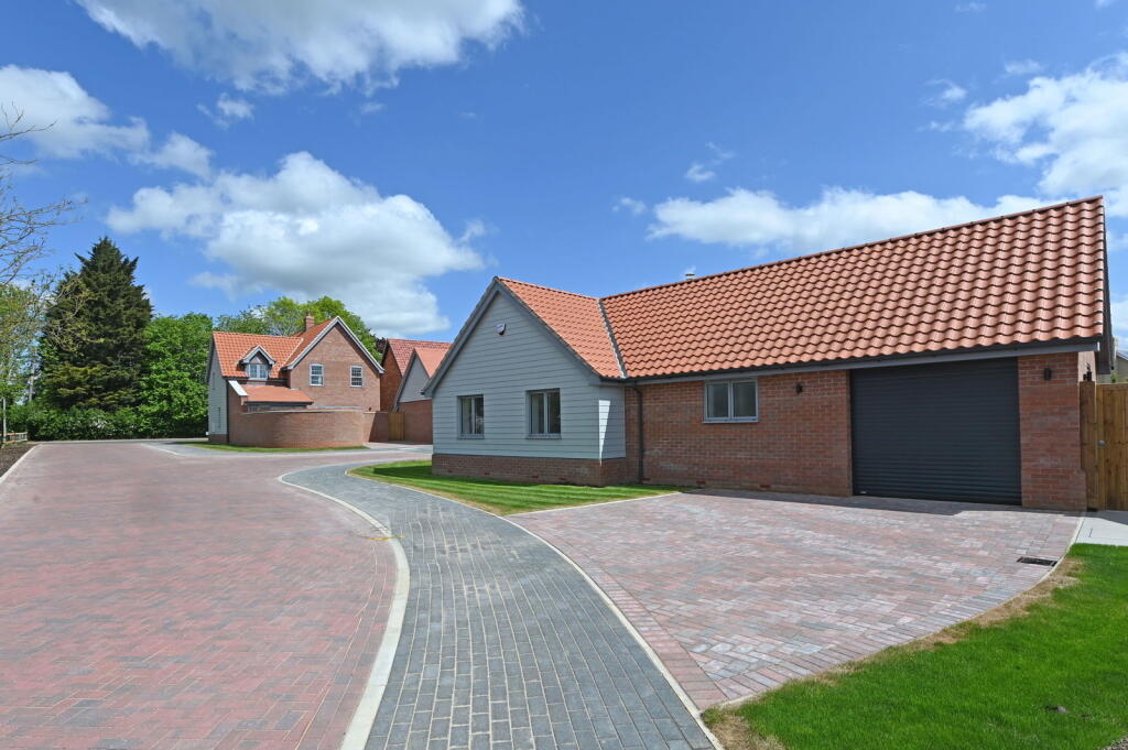 Main image of property: Langshaw Close, Framlingham, Suffolk
