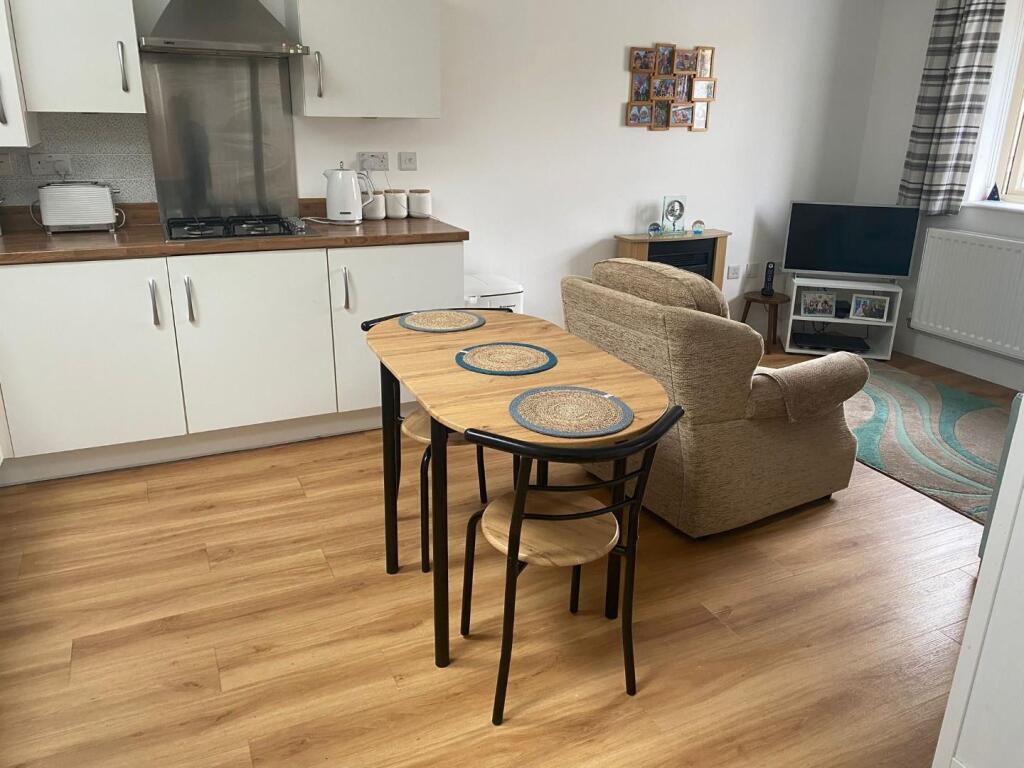 Apartment in Leeds, Clifford - View 5