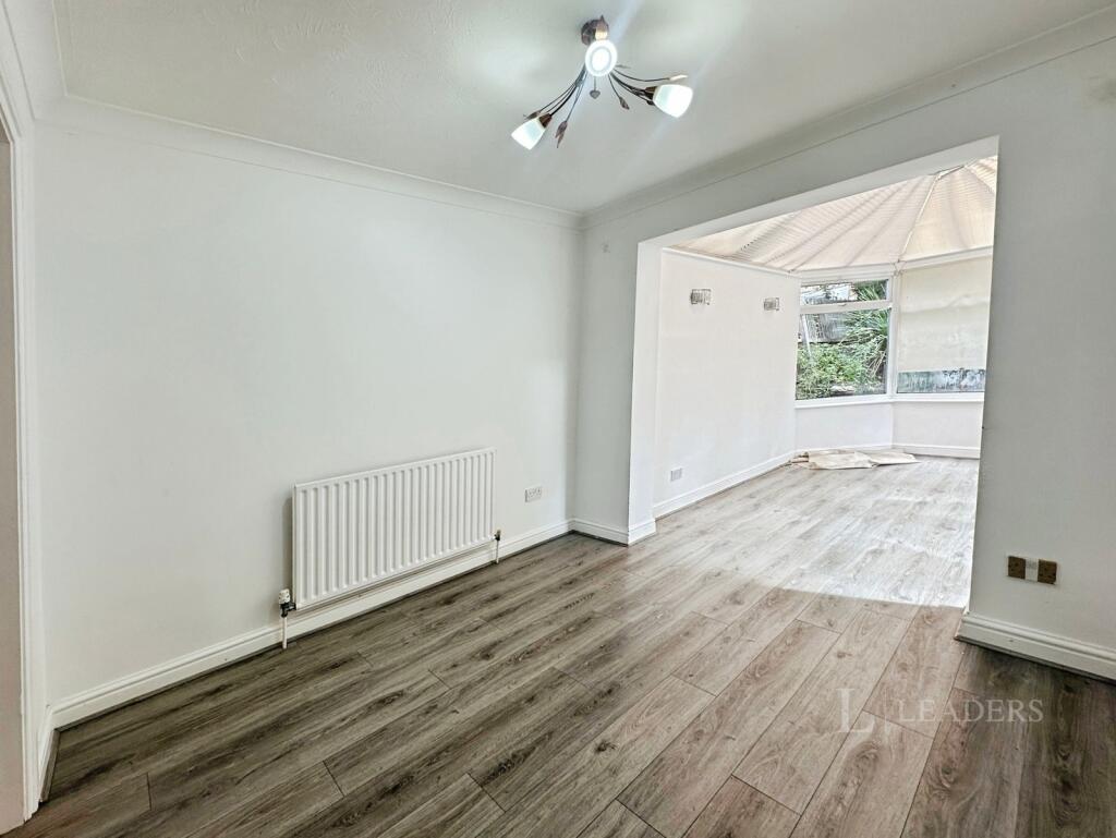 House in Luton - View 4