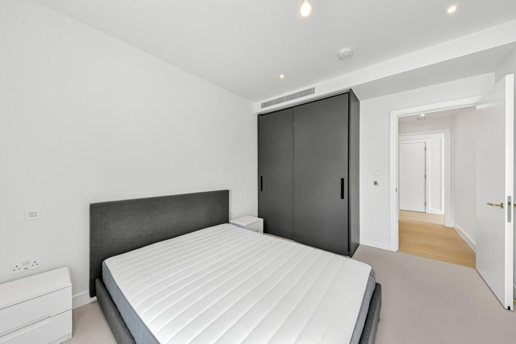 Apartment in London, Somers Town - View 4