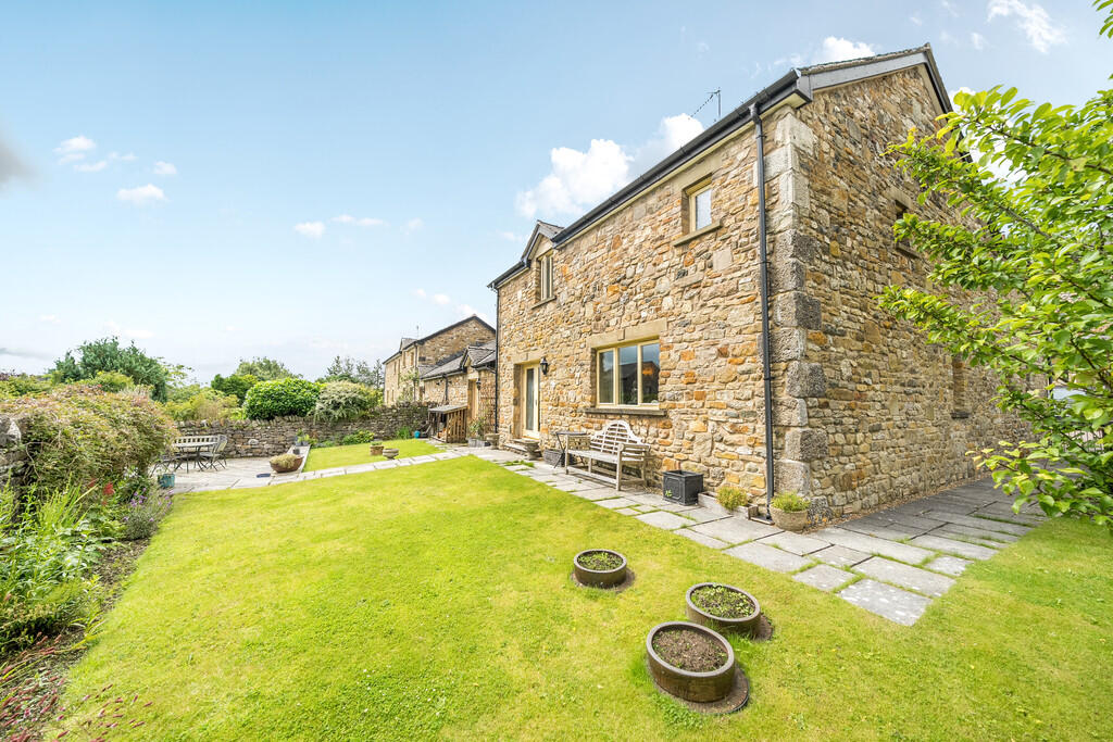 9 Lowther Court, Hutton Roof, LA6 2QL photo 4