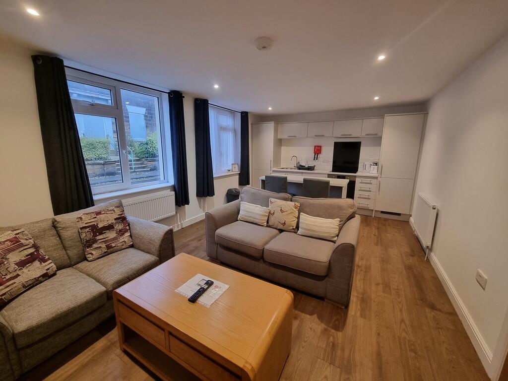 Main image of property: The Globe, 81 Northgate