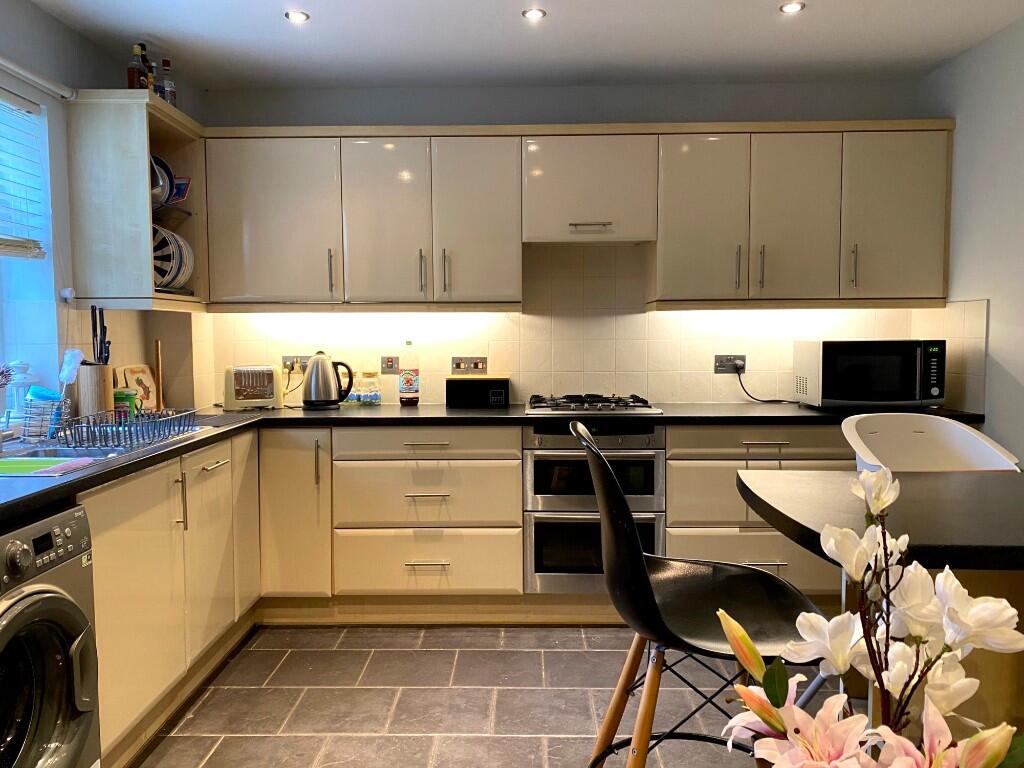 Chandler Close, Bath, Somerset, BA1 photo 4