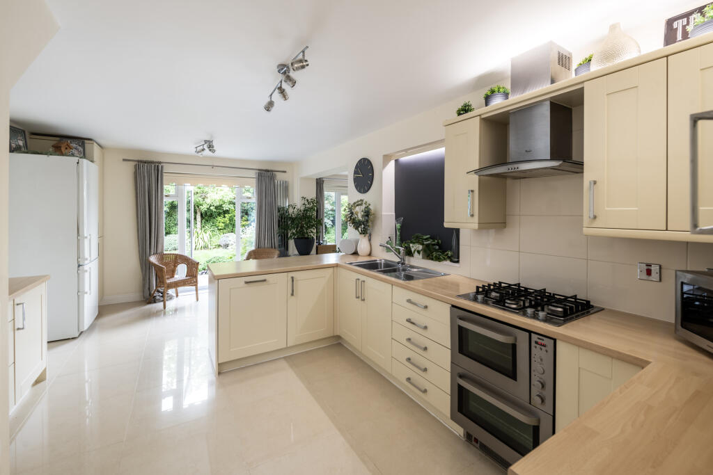 House in Redhill - View 4