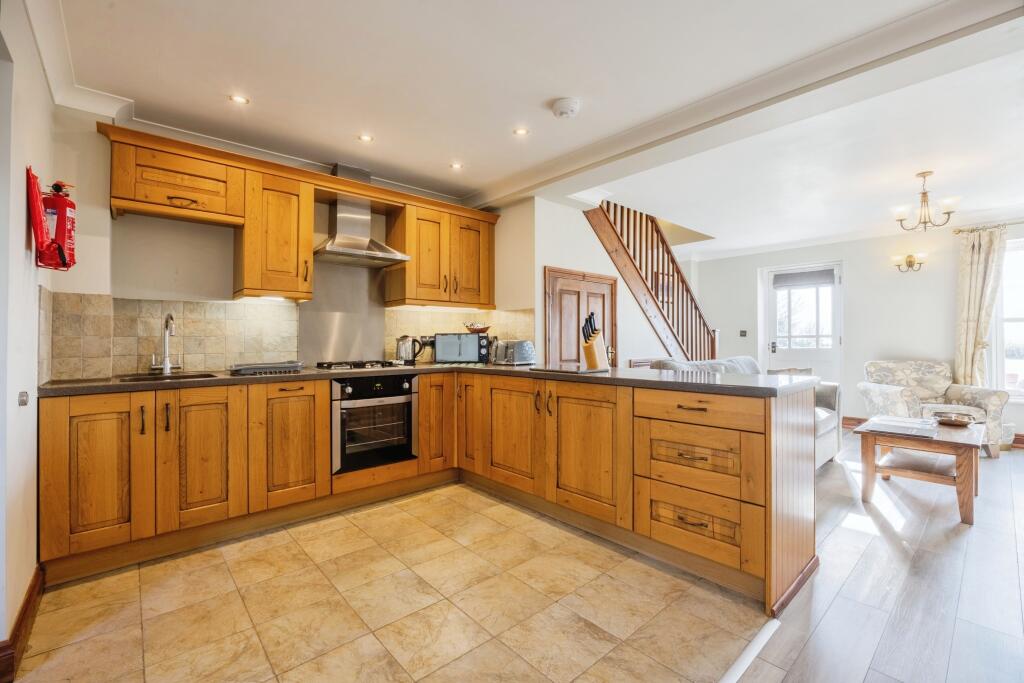 House in Plymouth - View 5