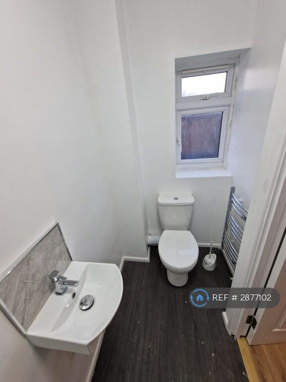 5 bedroom terraced house for rent