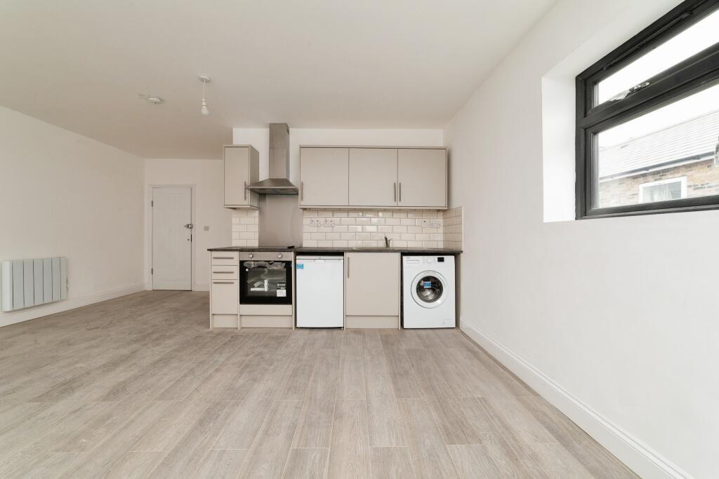 Main image of property: High Street, London, E17