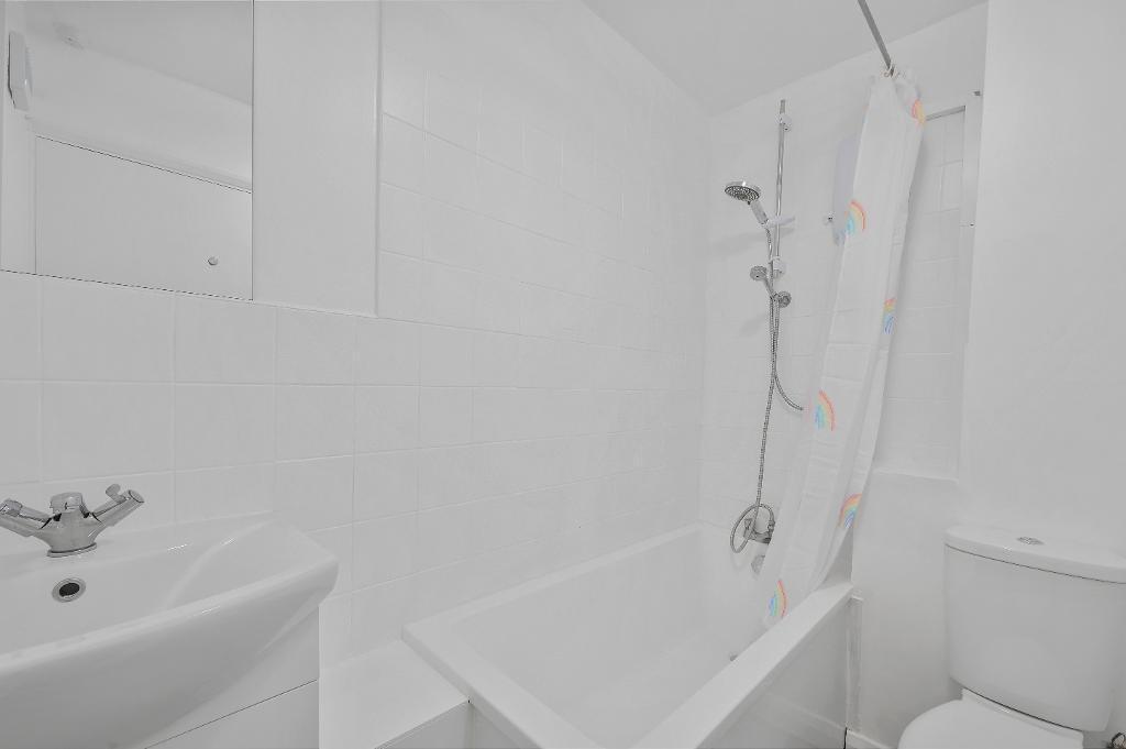 Apartment in London, Raynes Park - View 5