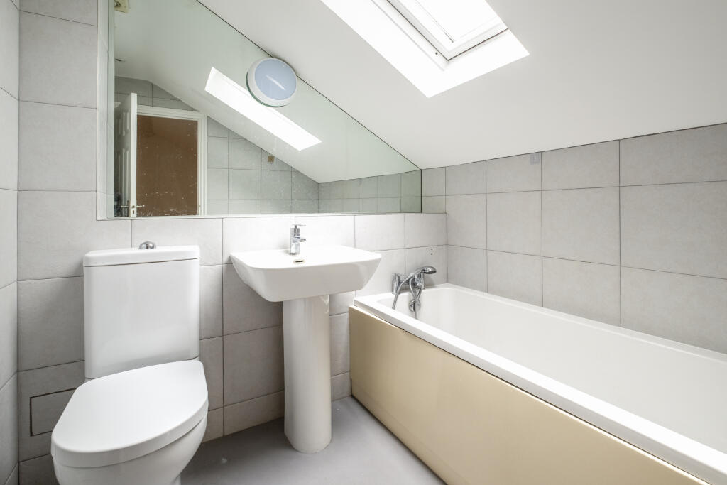 Bramwell Mews, London, N1 - View 6