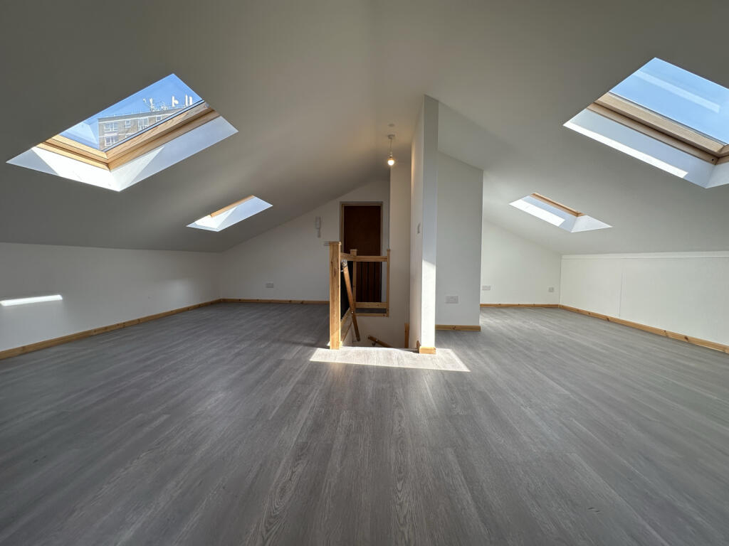 Apartment in Enfield - View 4