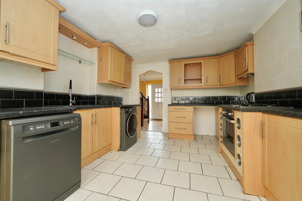 Sandwich Close, Huntingdon, PE29 photo 3
