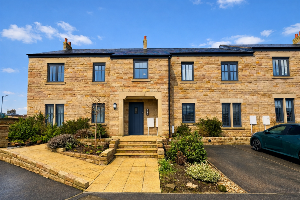 Main image of property: Samuel Wood Close, Glossop