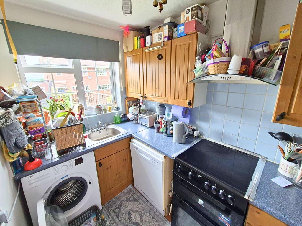 54, Blanchard Close, Leominster, Herefordshire, HR6 8TG photo 4