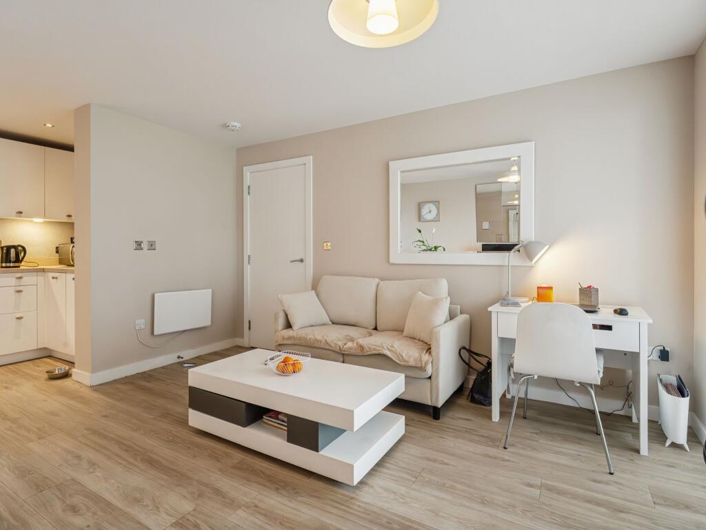 Apartment in Glasgow - View 3