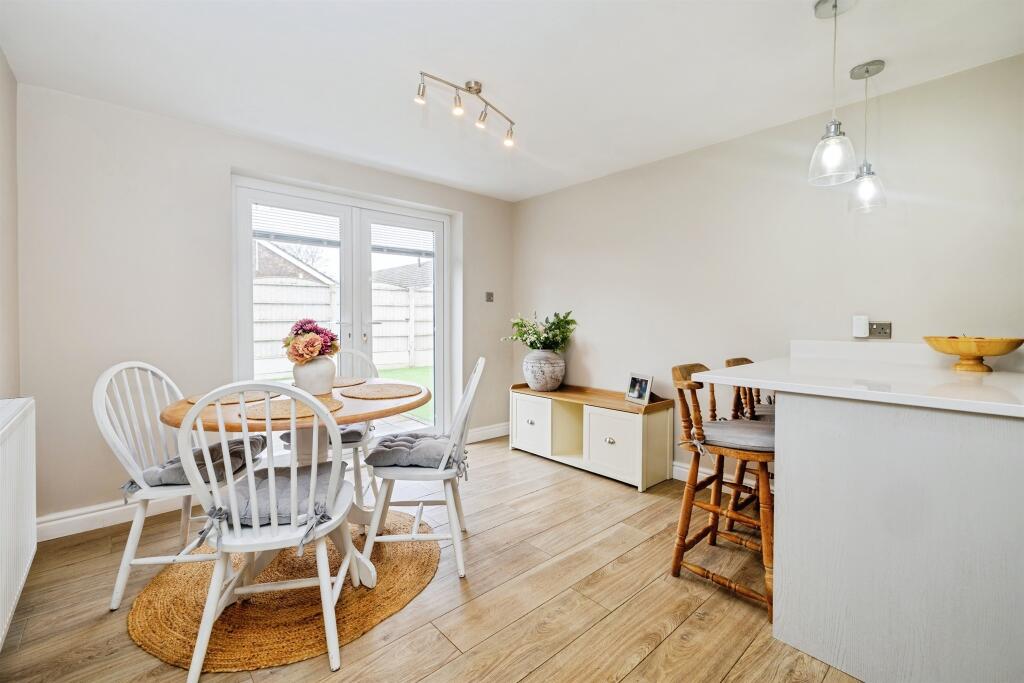 Flinders Close, Metheringham, Lincoln photo 4
