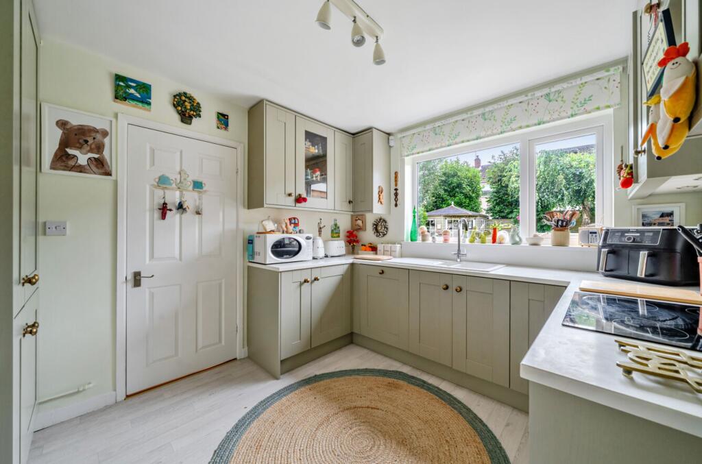 Park Road, Thornbury, BS35 photo 5