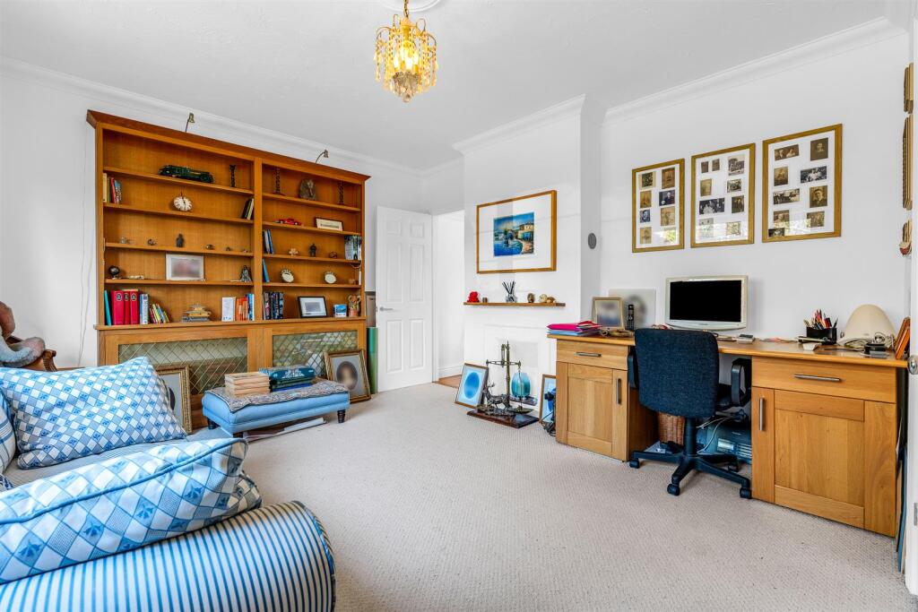 Additional image 11 of Canonsfield Road, Welwyn