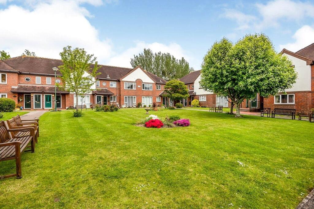 Apartment in Portsmouth - More