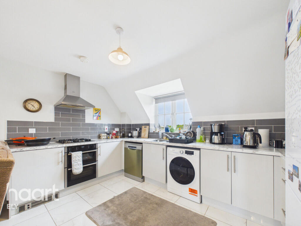 Firethorn Court, Ely photo 3