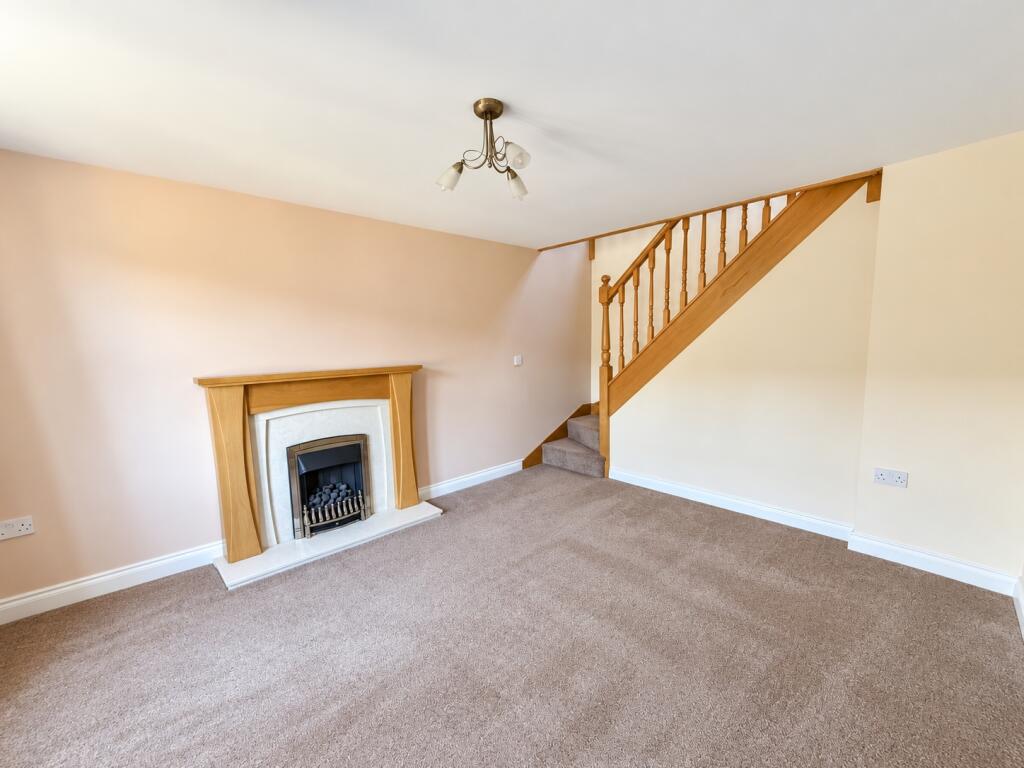 St Johns Close, Cleckheaton, BD19 photo 5
