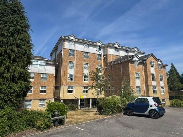 2-bed flat on Suffolk Road, Bournemouth, BH2, £185,000
