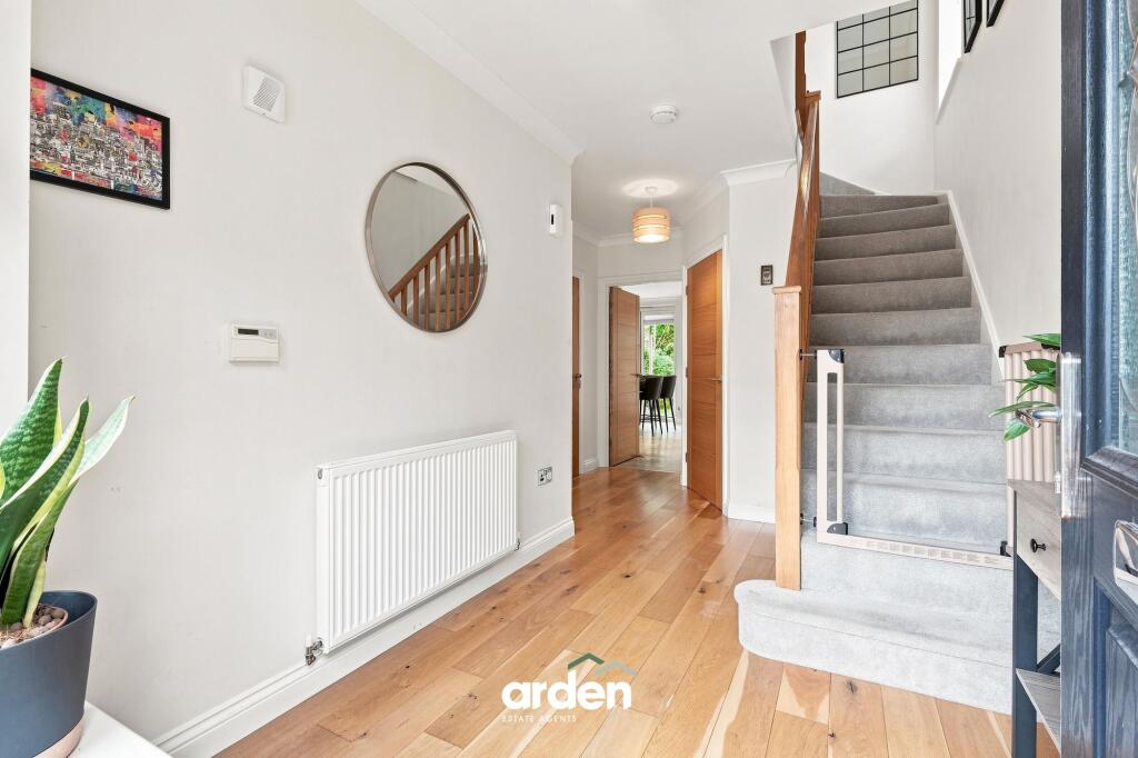 House in Birmingham, West Midlands - More