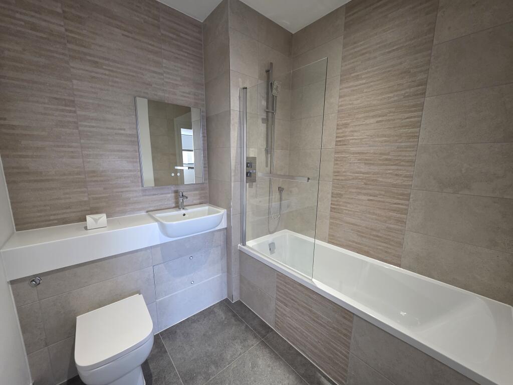 Apartment in Swindon - More