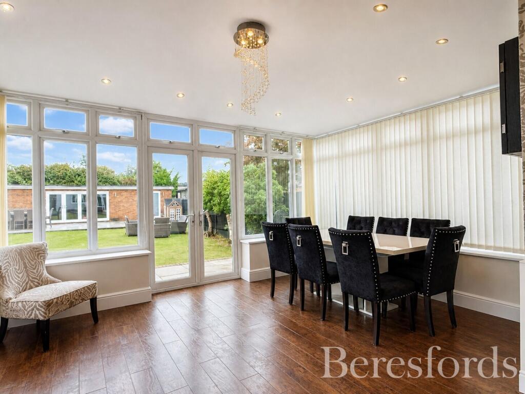 Windsor Road, Hornchurch, RM11 photo 4