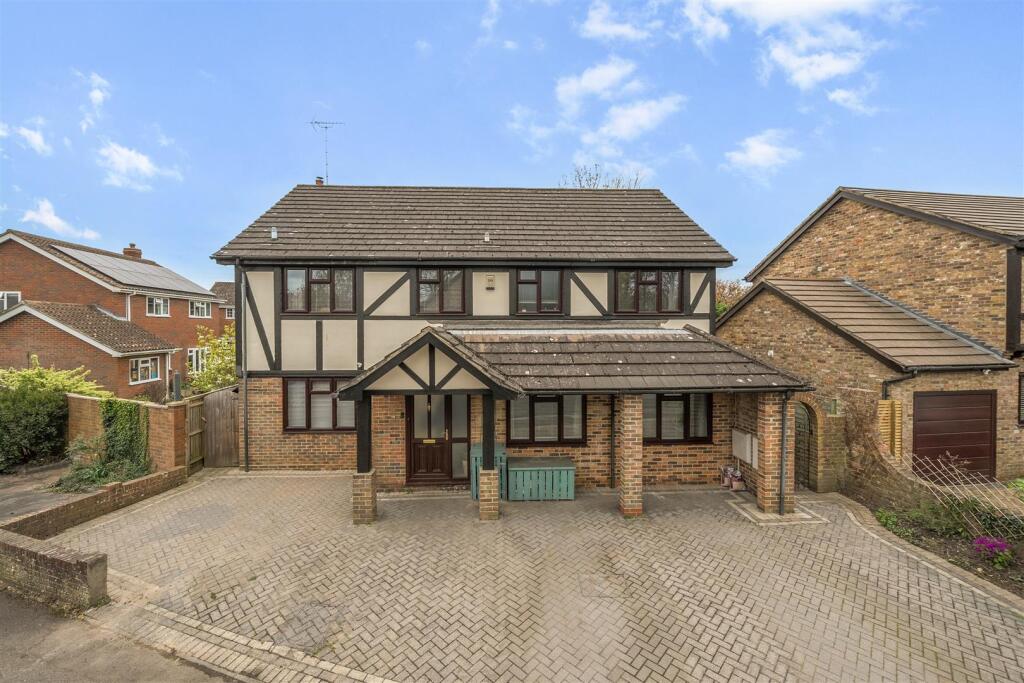 Main image of property: Garrett Road, Finchampstead, Berkshire, RG40 4RX