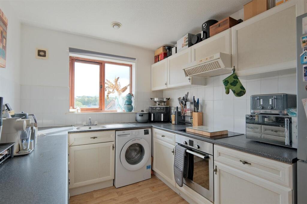 Apartment in Hamilton, Barncluith, Low Waters - More