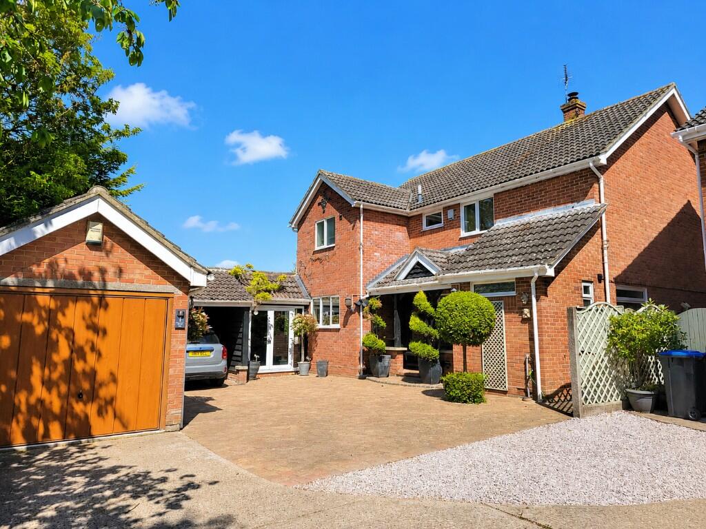 Main image of property: Newell Rise, Claydon, Ipswich, Suffolk, IP6