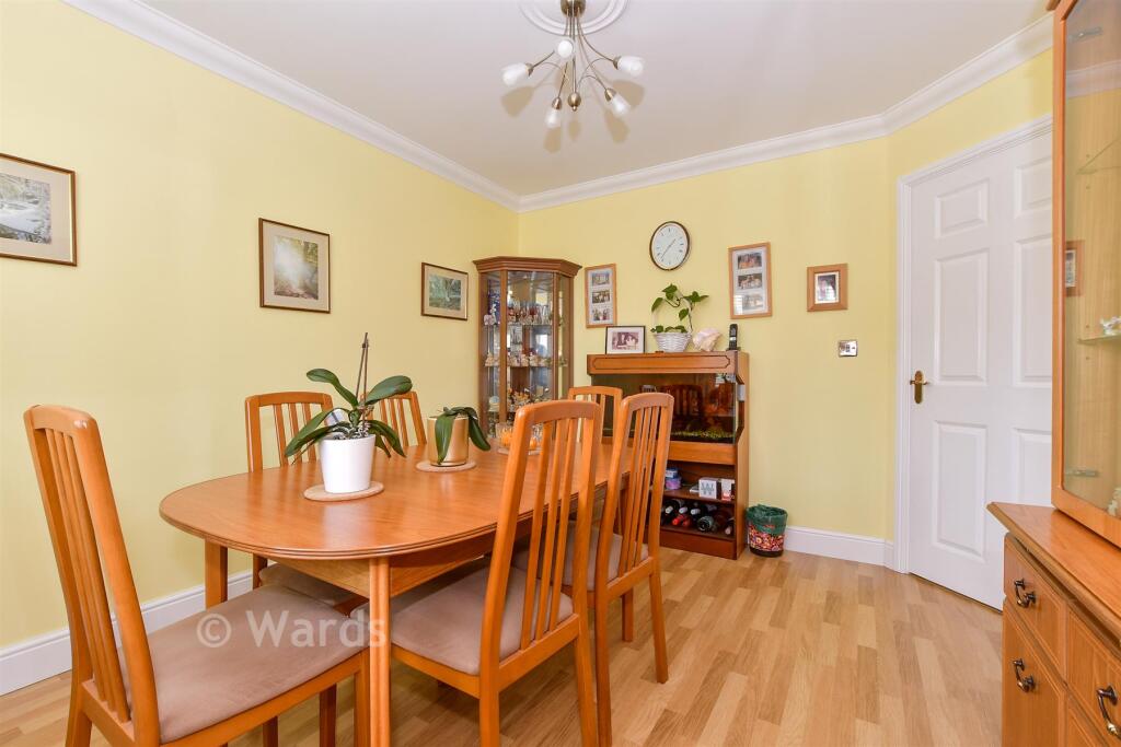 House in Ashford, Kingsnorth - More