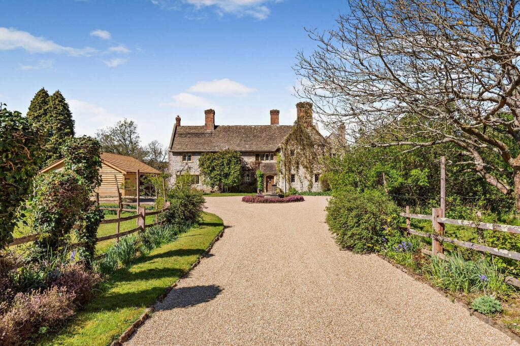 Main image of property: Tower Hill, Horsham, West Sussex
