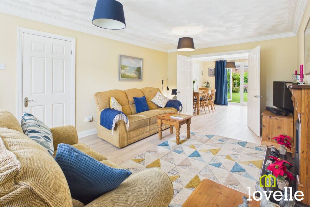 House in Hull - View 4