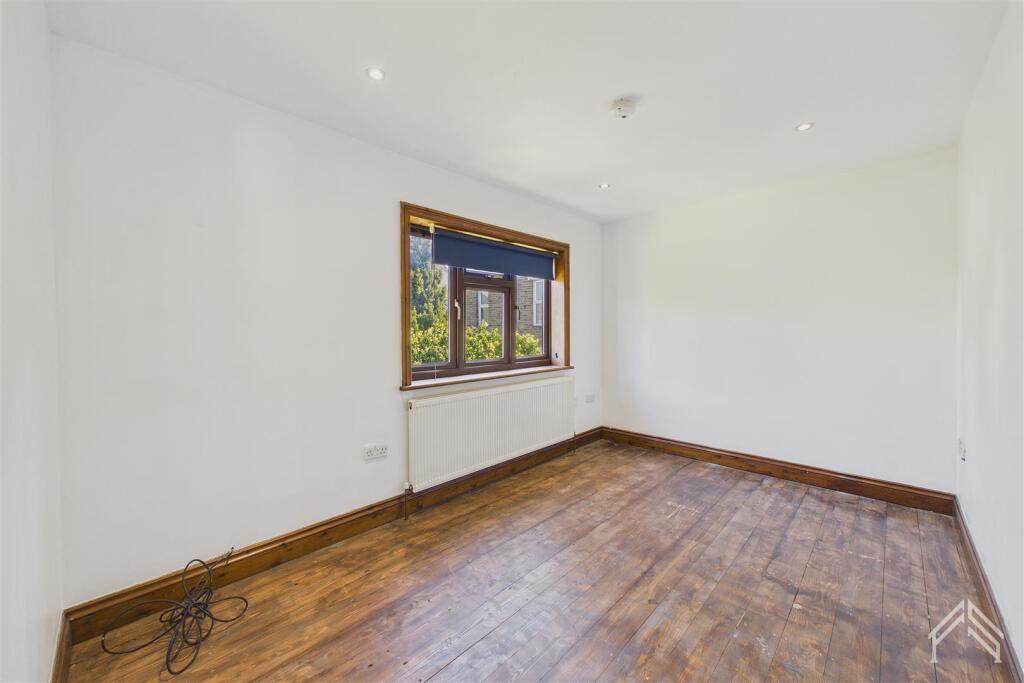 House in London - View 5